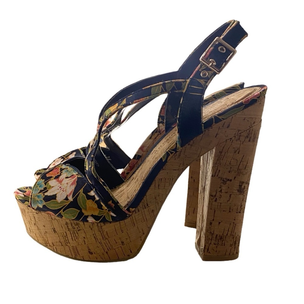 Chinese Laundry Party Time Floral Platforms Like New Condition Size 9m 5” heel